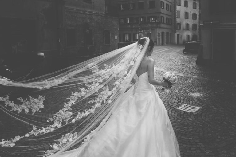 Sposa a Palazzo Malacrida per un matrimonio a Morbegno in Valtellina