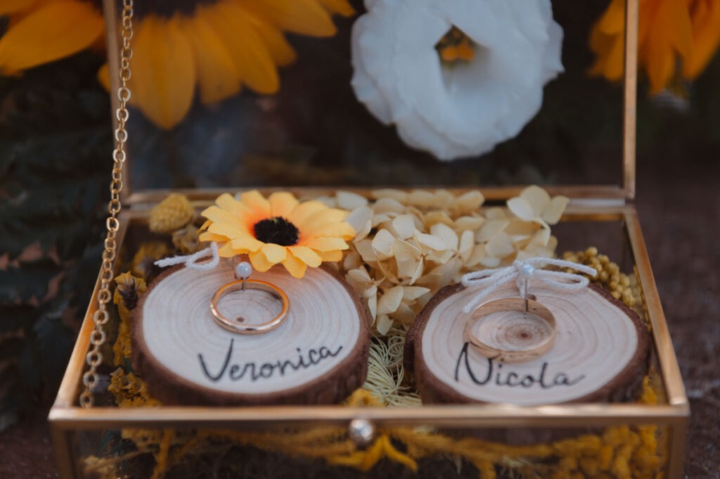 Dettaglio floreale dell'allestimento del matrimonio